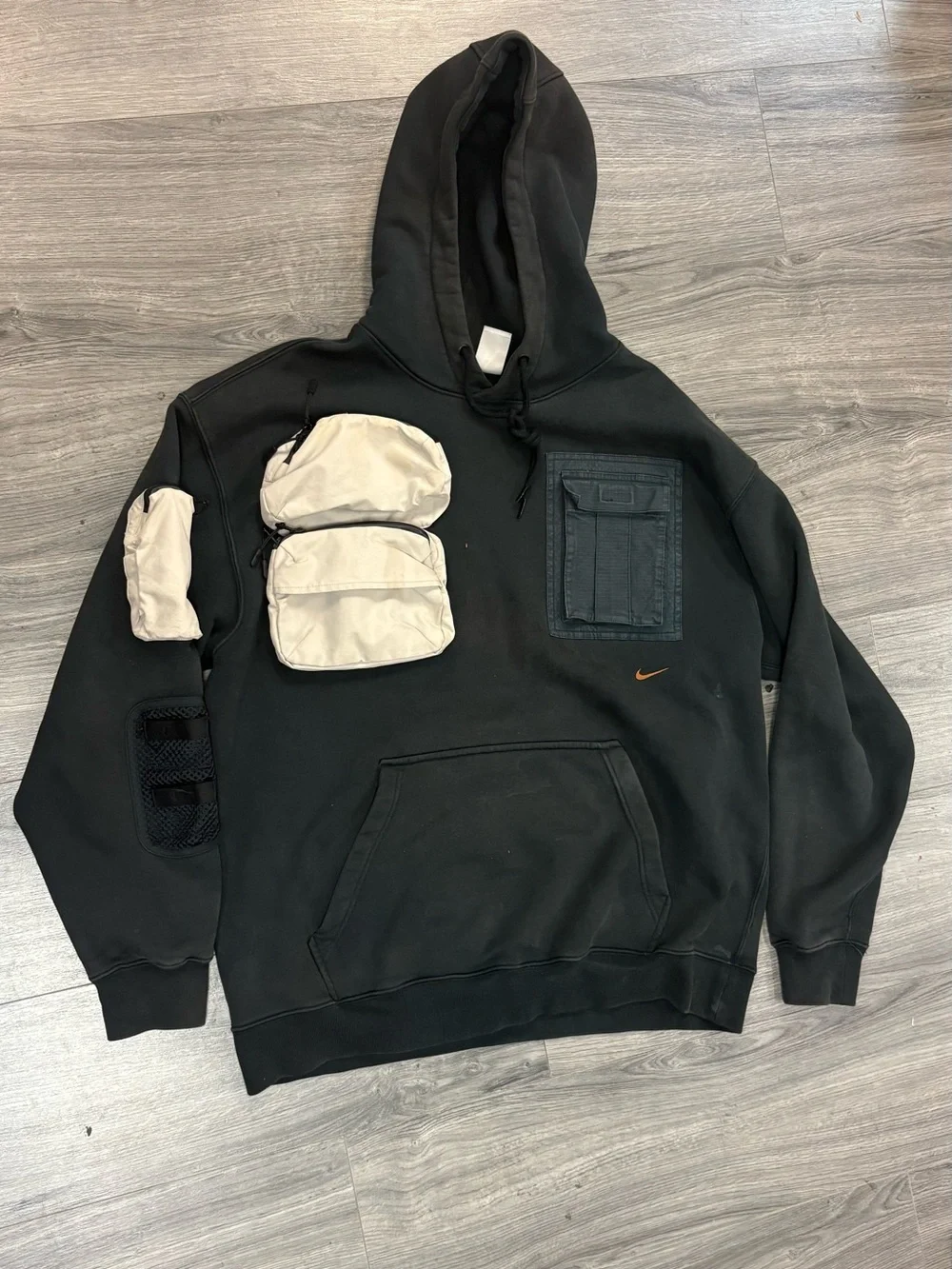 Nike x cactus Jack Men’s Black Crewneck Hoodie with Cream Utility Pockets - Picture 1 of 7